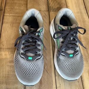 Brooks Ariel 20 Women Size 6.5 Wide Gray/ Green Running Athletic Shoes